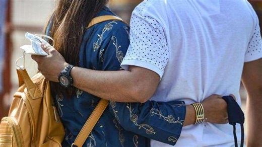 പെൺകുട്ടി വലവിരിക്കും, ആൺസുഹൃത്ത് വിളിച്ചുവരുത്തും; ഹണിട്രാപ്പ് വ്യാപകം, അപമാനം ഭയന്ന് പരാതിയില്ല