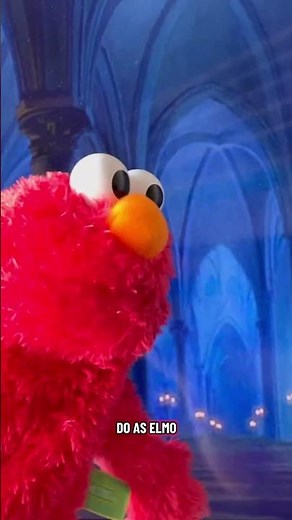 Elmo (and Rocco) sing “Out There” ‪@Disney‬ #elmo #disney #karaoke #muppets