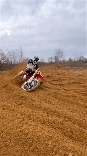 Taking the 1989 HONDA CR250 out for a few laps in the SAND