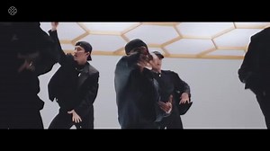 張藝興全新EP同名主打曲「Honey」，展現了炫酷舞姿和完美身材。