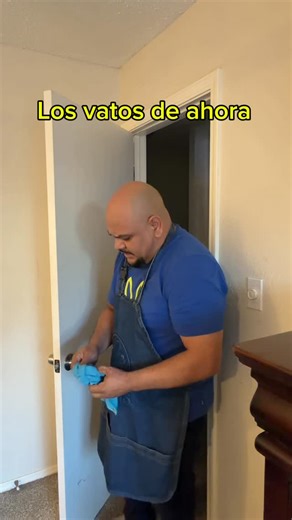 Miguel Gutierrez on Instagram: "Los vatos de antes 😂 #viral #machismo #mancha2livesomos #viralvideos #videosgraciosos #comedia #risa"