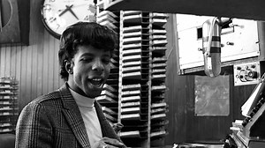 Sly Stone talks about the twins Edwin & Arno Konings. www.themusicbookcollector.com