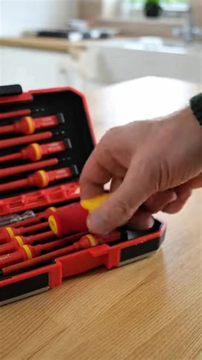 Essential 1000V Insulated Screwdriver Set for Electricians