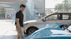 416K views · 25K reactions | MG4 EV ကားကို TEST DRIVE လုပ်မယ် ရန်ကုန်မြို့ထဲပတ်ဂေါ်မယ် 朗朗 | Hlwan Paing | Facebook