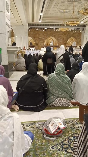 Women in Prayer at Masjid al-Haram