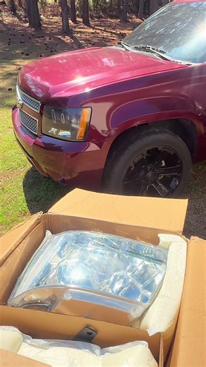 @Boslla.com sent me the best headlights in the game, color changing yellow flashing and bright white tap in for all them bright headlight needs #boslla #headlights #squattedtrucks🤢 #tahoe