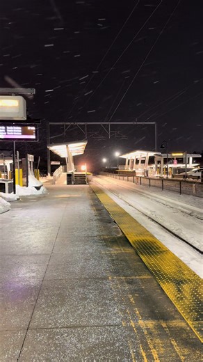 Amtrak Acela express and Amtrak Northeast regional going through Mansfield in the snow on January 27, 2026 at 7:18 PM. #fyp #train #Amtrak #massachusetts #northeastcorridor