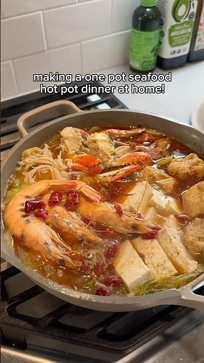 How to make an easy seafood hot pot dinner at home! #foodie