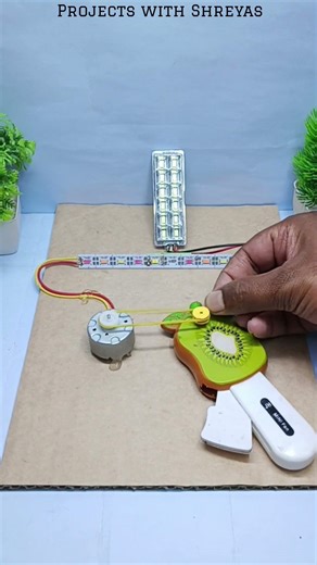 Hand Cranking Power Generator ⚡🔥🔌 #schoolproject #diy #hacks #ideas #new #amazing #shorts