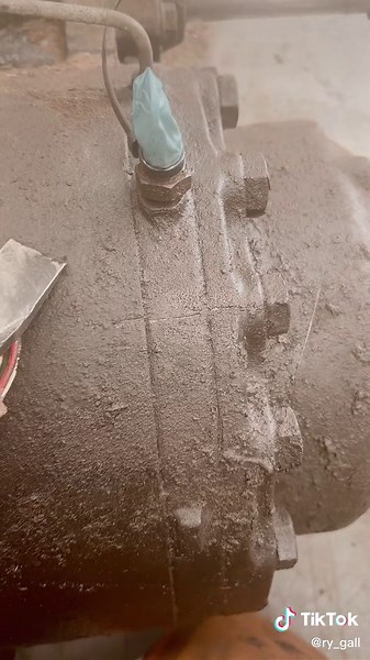 Troubleshooting Overheated Brakes on JCB Telehandler: A Mechanic's Guide