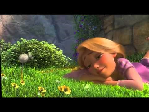Enredados - Rapunzel escapa de la torre