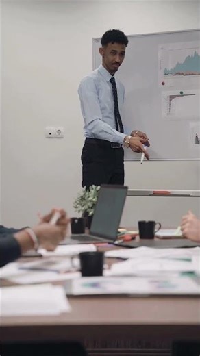 Top HRIS and Payroll Software For Businesses