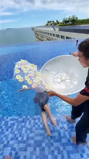 very nice funny swimming pool photoshoot #couple #funny #swimmingpool #streetphotography