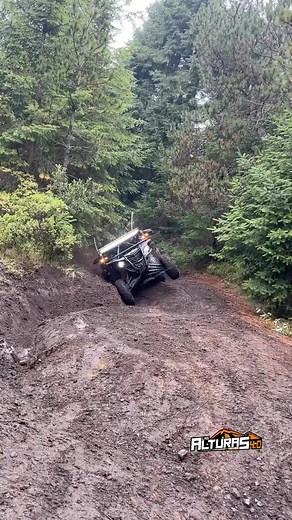@onwheelsmx El momento exacto #utv #utvfails #utvfail #lasalturas #canam #canammaverick #offroad #offroad4x4 #mudd | UTV Fails