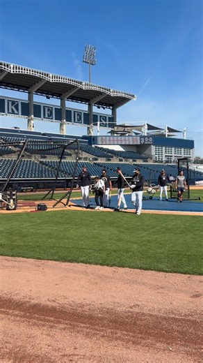 Aaron Judge, Jasson Domínguez, Cody Bellinger y Trent Grisham se alistan para enfrentar a Gerrit Cole 🔥❤️⚾️ 📹: @luisgilbert1998 #yankees #baseball #beisbol | Con Las Bases Llenas