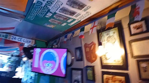 🏉🍀Limerick phoenix tavern Lanzarote one of the best venues to watch the six nations Rugby tournament. 🏉🍀 As you can see in our video it's an absolutely brilliant little bar. It has generous amounts of outside seating with TV screens on our front and back terrace, 5 TVs screens inside . So if your looking for a friendly pub where sport is a must especially Rugby call in to see us . I am sure you will be delighted you came . Come on the boys in green 💚 #irishbarlanzarote #GuinnessSixNations #