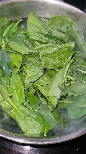 how to blanch spinach so that it will remain nice green