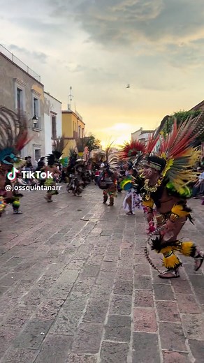 Danzas de Concheros #queretaro #queretarock #mexico🇲🇽 #reels #reels__tiktok #viralditiktok #videos #danzas #tradicion #mexicomagico #reelsvideo #danzas #tradicion #cultura