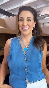 64K views · 26 reactions | 勺勺 Hey sis, come join the best girl gang around - KIND/CLASSY/CONFIDENT - and shop with us in our FREE app! #fussaboutit . #reels #reelsfashion #movingtocharleston #charlestonsc #womensfashion #onlineboutique #shoppingonline #warehouse #southernfuss | Southern Fuss | Facebook