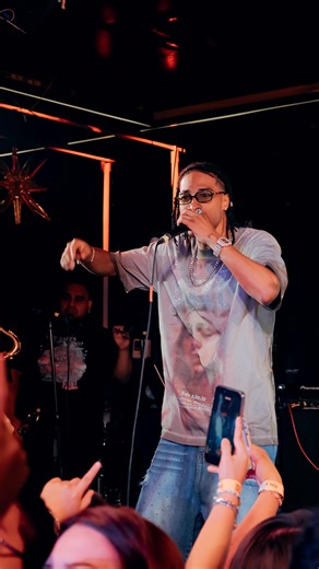 PERRO NEGRO PERÚ on Instagram: "🎶Tú sabes quién soy yo? El caramelo que le falta a tu piñata 🎶 Un poco de lo que se vivió junto a @barriofinoorquesta 🔥 TODOS LOS SABADOS EN LA CASA DEL PERREO🔥 + SEXY SHOW EN VIVO🔥 ⏱️ Desde las 10:00 pm 👗👔 Dress Code: SPORT ELEGANTE 📌 Av Javier Prado Este 1860 (Al costado del CC La Rambla, San Borja) 🎟️ Adquiere tu QR FREE en Passline, link en la bio. 📲 Boxes y más información: +51 95