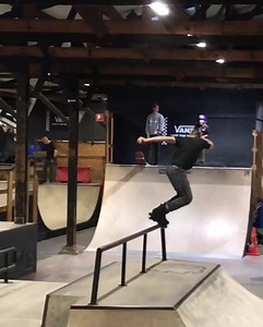 A few clips on the “new” obstacle at Burnside skatepark this afternoon 🎥 @stefanselders #rollerblade #deventer #skatepark #burnside | SvenBoekhorst