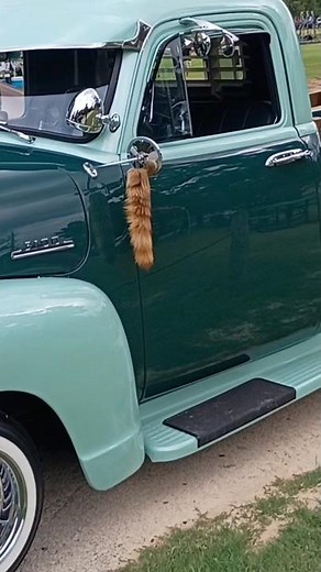 CUSTOM 1954 CHEVY LOWRIDER TRUCK.