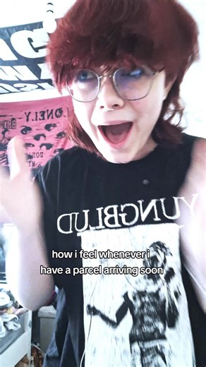 EEEE I CANT WAIT FOR MY YUNGBLUD FLAG N PINS. #xyzabc #alt #fyp #ordershipped