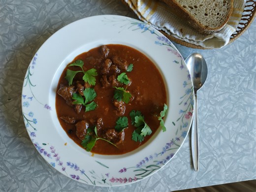 Jak naložit srnčí maso na guláš? Poradíme krok za krokem jak marinovat maso