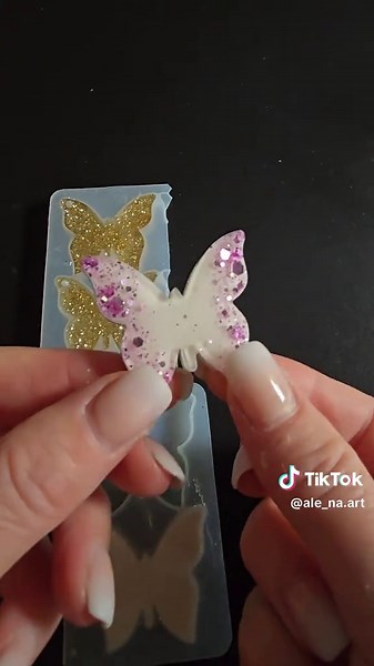 Exploring the Beauty of Epoxy Resin Art Techniques