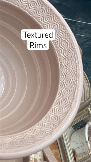I cracked the code of texturing my bowl rims #pottery #potter #wheelthrowing #texture #figureditout