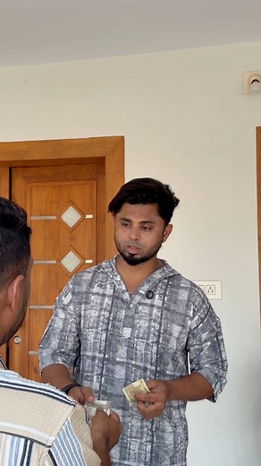 424K views · 5.8K reactions | പലിശ അതൊരു പ്രശ്നമില്ല… #comedia #comedy #comment | Pulivaal media | Facebook