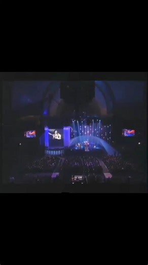 6.4K views · 383 reactions | #TBT 2005 Slash play "Hey Joe" with Winwood for the induction into the Hall of Fame of Jimi Hendrix #Slash #jimihendrix | Slash Addict | Facebook