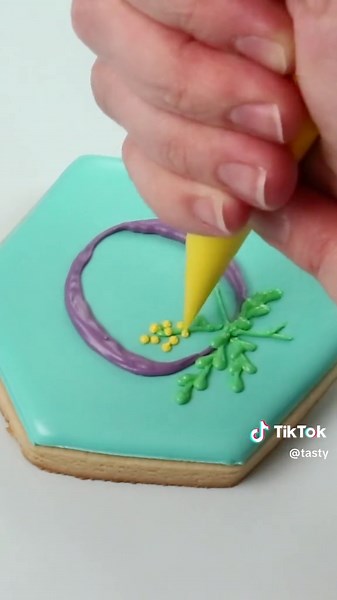Mother's Day Cookie Tutorial by Little Cookie Co