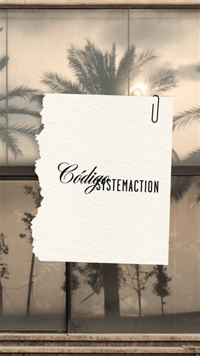 Código System 🖤 Damos la bienvenida a nuestra nueva sección, Código System, un espacio donde cada mes una invitada especial nos compartirá sus mejores tips de moda para sacarle el máximo partido a tu armario. Este mes inauguramos esta sección con @andreallavero, quien tiene muy claro que no se trata de tener mucha ropa, sino de saber cómo combinarla. Durante las próximas semanas, Andrea nos irá revelando sus secretos de moda que, sin duda, nos servirán a mas de una. Y tú, ¿Estás lista para desc