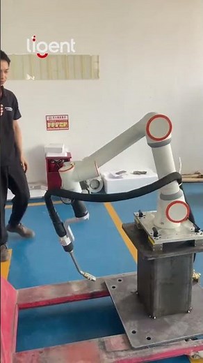 Easy-to-operate welding cobot