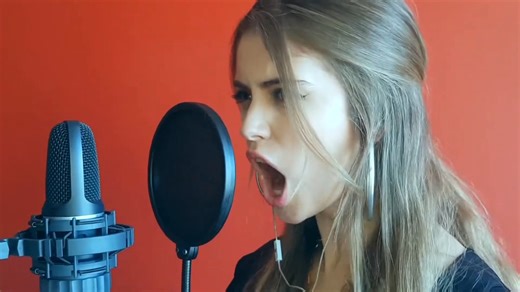 👑 Ignacia Fernández, now a Top 20 Miss World Chile finalist, was melting faces with metal long before she ever hit the runway. 🤘 Here’s her vocal cover of Arch Enemy – “The Day You Died”, performed with Carlos Palma. Frontwoman of the progressive death metal band DECESSUS, Ignacia proves that the crown belongs to those who dare to growl. 🖤🔥 | Metal Covers Promotion