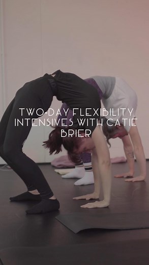 Summer Intensives are now open! Thaaaaat’s right! I’m bringing the 2-Day Flexibility Intensive back to Europe 🤩 With 8 hours of training time we will work on: 🦐 Leg flexibility including hamstrings, hip flexors, middle splits/straddle, square splits, and active flexibility 🦐 Back flexibility from basics to bridge work 💪 Lots of conditioning This intensive is open to ALL LEVELS. So whether you are new to the bendy life or have years of experience, you are welcome to join and learn how to impr
