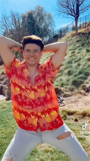 "Wild Thoughts" - Rihanna Dance Challenge | Nick Kavoklis