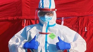 Studentka v domově seniorů v Břevnici: Nosíme troje rukavice. Věděla jsem, do čeho jdu, ale bála jsem se