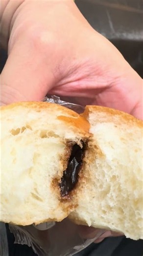 秋田でベストセラーコッペパン買った、コーヒーコッペパンはこんな具だった#japaneseculture #japancook