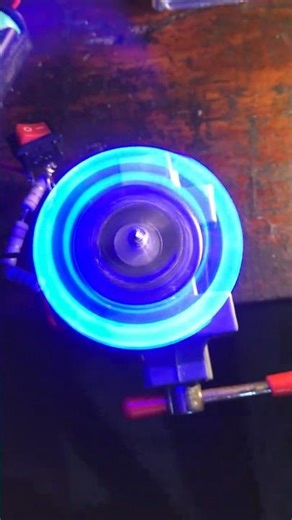 Spinning LED mounted on a DC motor shaft #electronics #motor #led