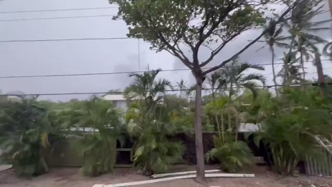 Hurricane Hone winds buffet Hawaii's Big Island