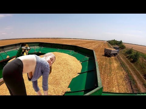 🔥Live Now: Pretty Girl Tractor Drivers in Action! Join the Farm Fun Revolutionary Farming #WithMe