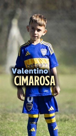 Sergio Izquierdo | Periodismo Deportivo 🎙️ on Instagram: "👶🇦🇷 Valentino Cimarosa, el nene de 7 años de asombra en Argentina 🏡 Nacido en 2018, con solo 7 años es uno de los talentos infantiles más comentados del fútbol argentino. No por moda, sino por lo que hace cuando la pelota le llega a los pies. 🏘️ En el fútbol del barrio jugaba como delantero centro o atacante, siempre cerca del gol, siempre asumiendo protagonismo. Ahí fue donde Vélez Sarsfield se fijó en él y decidió ficharlo, dando