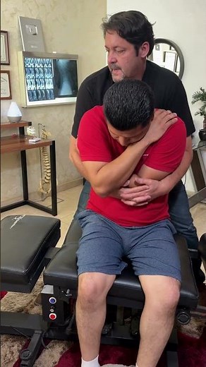 Posture Correction with Professional Chiropractic Adjustment 🎯