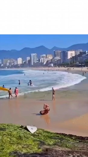 27K views · 73 reactions | The guy was activating his memories of swimming lessons, and that's how it went for him at the beach. | The Cracks | Facebook