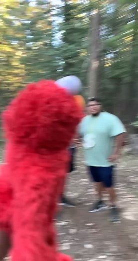 👀 Elmo saw a samsqatch #foryou #foryoupage #foryourpage #elmo #sasquatch