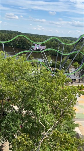 Not many people like 4D Free Spins. . . I love them 🙌🏾 #4d #freespin #spin #meta #extremethrills #themepark #travel #reels #rollercoaster #amusementpark #sixflags #explore #fun #destination #newjersey #flip | Extremee Thrillss