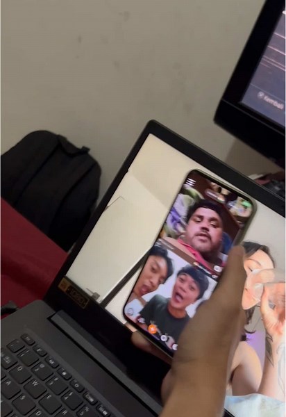 Akram Almuzaky (@akrammeidy7) - Prank Lucu di Ome TV yang Bikin Ngakak