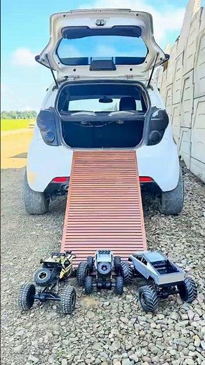 RC Monster Trucks Hill Climb Power Test 🇺🇸 - Who’s Got The Power ?🔥😎